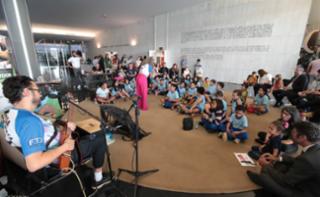 Contação de história baseada no livro “Uiraçu - Em busca das lendas perdidas”, Salão Negro.