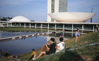 Escorrega no Gramado - Gramado do Congresso. Participantes, Daniel teles e Davi Teles