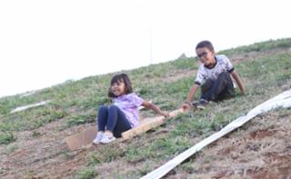 Escorrega no Gramado - Gramado do Congresso. Participante, Mariah Saback