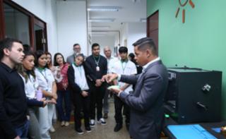 Visita à ONG “Programando o Futuro”, parceira responsável por receber os computadores descartados.