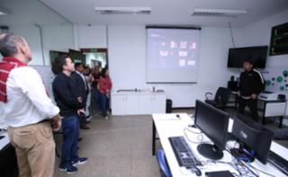 Visita à ONG “Programando o Futuro”, parceira responsável por receber os computadores descartados.