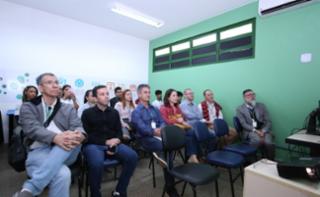 Visita à ONG “Programando o Futuro”, parceira responsável por receber os computadores descartados.