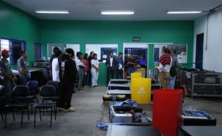 Visita à ONG “Programando o Futuro”, parceira responsável por receber os computadores descartados.