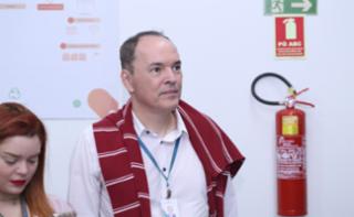 Visita à ONG “Programando o Futuro”, parceira responsável por receber os computadores descartados. Servidor, Roilson Tavares de Araújo