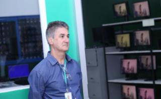 Visita à ONG “Programando o Futuro”, parceira responsável por receber os computadores descartados. Servidor, 
	Carlos Massom