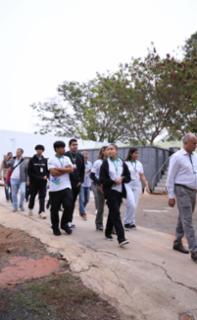 Visita à ONG “Programando o Futuro”, parceira responsável por receber os computadores descartados.