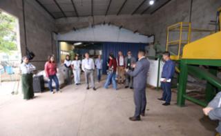 Visita à ONG “Programando o Futuro”, parceira responsável por receber os computadores descartados.