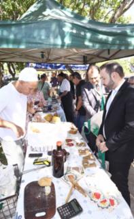 Inauguração da "EcoFeira - Orgânicos na Câmara". Estacionamento do Anexo IV.