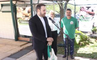 Inauguração da "EcoFeira - Orgânicos na Câmara". Estacionamento do Anexo IV. Diretor-Geral da Câmara dos Deputados, Guilherme Barbosa Brandão.