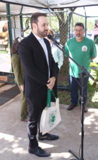 Inauguração da "EcoFeira - Orgânicos na Câmara". Estacionamento do Anexo IV. Diretor-Geral da Câmara dos Deputados, Guilherme Barbosa Brandão.