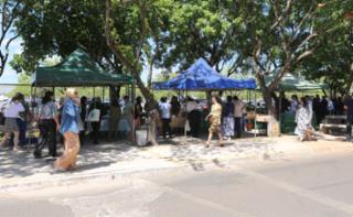 Inauguração da "EcoFeira - Orgânicos na Câmara". Estacionamento do Anexo IV.