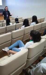 Apresentação de filme com tema sobre sustentabilidade. Freitas Nobre. Servidor, Alberdan Teles.