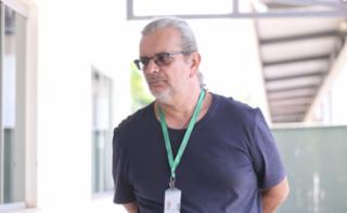 Viveiro aberto. Papo sobre compostagem com distribuição de mudas para participantes. Chefe de gestão de áreas verdes, Paulo Barreiras.