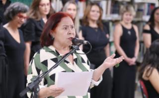 Sarau. Servidora aposentada do departamento de taquigrafia, Noélia Ribeiro.