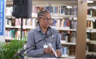 Sarau. Servidor da Biblioteca da Câmara, Jair Francelino.