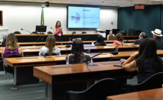 Oficina "Felicidade no Trabalho" - Estratégias eficazes para o fortalecimento de uma cultura de saúde e bem-estar no trabalho. DAS / COAPS - Coordenação de Auditoria , Perícia e Gestão da Saúde Laboral, Luciana Arder Santos Medeiros