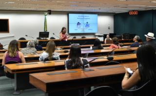 Oficina "Felicidade no Trabalho" - Estratégias eficazes para o fortalecimento de uma cultura de saúde e bem-estar no trabalho. DAS / COAPS - Coordenação de Auditoria , Perícia e Gestão da Saúde Laboral, Luciana Arder Santos Medeiros