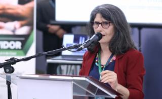 Cerimônia de Premiação do Concurso “Luz, Câmara, Emoção” e Lançamento de Fotolivro de mesmo título. Servidora, Raquel Henkin.