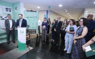 Abertura da Exposição Servidores Constituintes. Diretor-Geral da Câmara dos Deputados, Guilherme Barbosa Brandão.