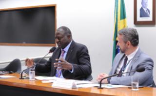 Audiência Pública - Panorama das favelas do Brasil e os desafios para o desenvolvimento da sua população. Dep. Helio Lopes (PL - RJ). Diretor da Consultoria Legislativa e Secretário Executivo do Cedes - Câmara dos Deputados, Aurélio Guimarães Palos