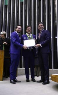 Entrega do Prêmio Mérito Legislativo. Dep. Lula da Fonte (PP - PE). Juiz Auxiliar do Superior Tribunal de Justiça, Stênio José de Sousa Neiva Coêlho. Presidente da Câmara dos Deputados, Hugo Motta (REPUBLICANOS - PB).