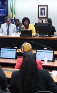 Discussão e votação do Parecer do Relator. Dep. Orlando Silva (PCDOB-SP). Dep. Benedita da Silva (PT - RJ)
