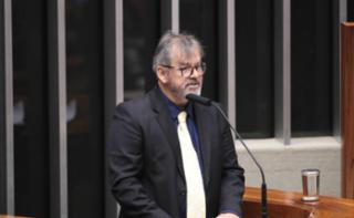 Homenagem aos 45 anos do curso de graduação em Odontologia da UnB. Diretor da Faculdade de Ciências da Saúde – FS/UnB, Laudimar Alves de Oliveira.