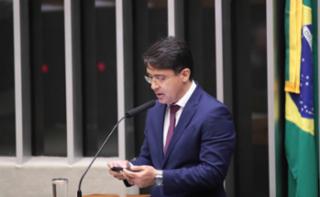 Homenagem aos 45 anos do curso de graduação em Odontologia da UnB. Chefe do Departamento de Odontologia da Faculdade de Ciências da Saúde – ODT/FS/UnB, Jacy Ribeiro de Carvalho Junior.