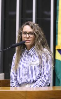 Homenagem aos 279 anos do município de Luziânia – GO. Juíza de Direito, Luciana Oliveira de Almeida Maia da Silveira.