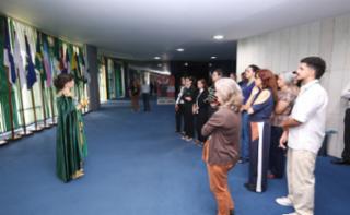 Visita ao Congresso Nacional com apresentação da edição especial do “Visite Encena”. Representando a Federação, Clara Camarano.