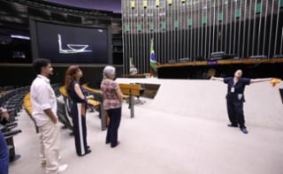 Visita ao Congresso Nacional com apresentação da edição especial do “Visite Encena”.