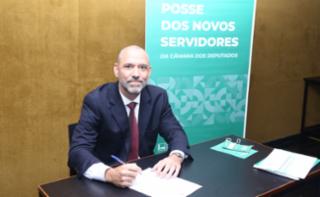 Foto oficial para os empossados. Servidor, Marcello Montenegro Ferreira.