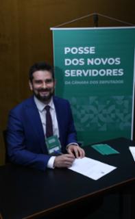 Foto oficial para os empossados. Servidor, Leonardo José Borges de Amorim.