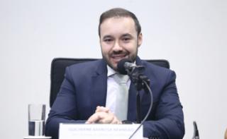 Foto oficial para os empossados.  Diretor-Geral da Câmara dos Deputados, Guilherme Barbosa Brandão.