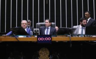 Discussão e votação de propostas legislativas. Dep. Augusto Coutinho (REPUBLICANOS-PE). Presidente da Câmara dos Deputados, Hugo Motta (REPUBLICANOS - PB)