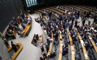 Discussão e votação de propostas legislativas.