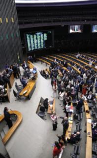 Discussão e votação de propostas legislativas.