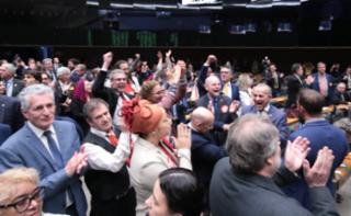 Discussão e votação de propostas legislativas.