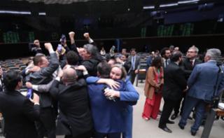 Discussão e votação de propostas legislativas.