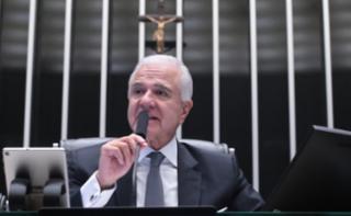 Discussão e votação de propostas legislativas. Dep. Julio Lopes (PP-RJ).