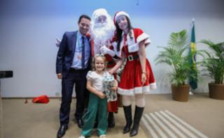 Sexta Cultural: Especial de Natal. Participante, Rivanilson Vieira. Papai Noel, Edilson Holanda. Participante, Hemanuele. Mamãe Noel, Rosana Lopes.