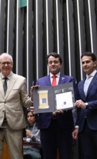 Homenagem à Associação Nacional dos Membros do Ministério Público. Ministro do Superior Tribunal de Justiça, Sérgio Kukina. Presidente da Associação Nacional dos Membros do Ministério Público – Conamp, Tarcísio Bonfim. Diretor de Administração, José Rorício Aguiar de Vasconcelos Júnior.