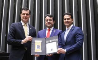 Homenagem à Associação Nacional dos Membros do Ministério Público. Presidente do Conselho Nacional dos Procuradores Gerais - CNPG, Pedro Maia. Presidente da Associação Nacional dos Membros do Ministério Público – Conamp, Tarcísio Bonfim. Diretor de Administração, José Rorício Aguiar de Vasconcelos Júnior.