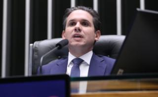 Outorga da Medalha Prefeitos pela Alfabetização das Crianças.  Presidente da Câmara dos Deputados, Hugo Motta (REPUBLICANOS - PB)