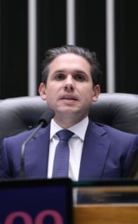 Outorga da Medalha Prefeitos pela Alfabetização das Crianças.  Presidente da Câmara dos Deputados, Hugo Motta (REPUBLICANOS - PB)