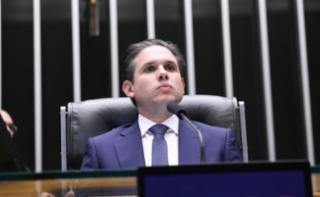 Outorga da Medalha Prefeitos pela Alfabetização das Crianças. Presidente da Câmara dos Deputados, Hugo Motta (REPUBLICANOS - PB)