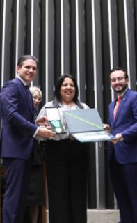 Outorga da Medalha Prefeitos pela Alfabetização das Crianças.  Presidente da Câmara dos Deputados, Hugo Motta (REPUBLICANOS - PB). Prefeita de Cumaru - PE, Maria Zeneide Medeiros da Costa. Dep. Lula da Fonte (PP - PE)