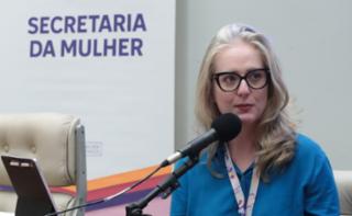 Seminário - A importância da implementação do Orçamento Sensível a Gênero e Raça. Advogada e Servidora Pública federal, Danielle Gruneich.