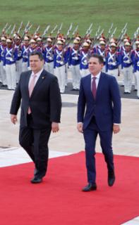 Entrada de autoridades - Cumprimentos. Presidente do Senado Federal, Davi Alcolumbre (UNIÃO - AP). Presidente da Câmara dos Deputados, Hugo Motta (REPUBLICANOS - PB).