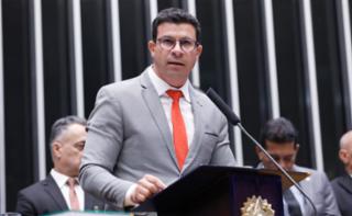 Destinada a inaugurar a 4ª Sessão Legislativa Ordinária da 57ª Legislatura. Primeiro-Secretário, Dep. Carlos Veras (PT - PE)
